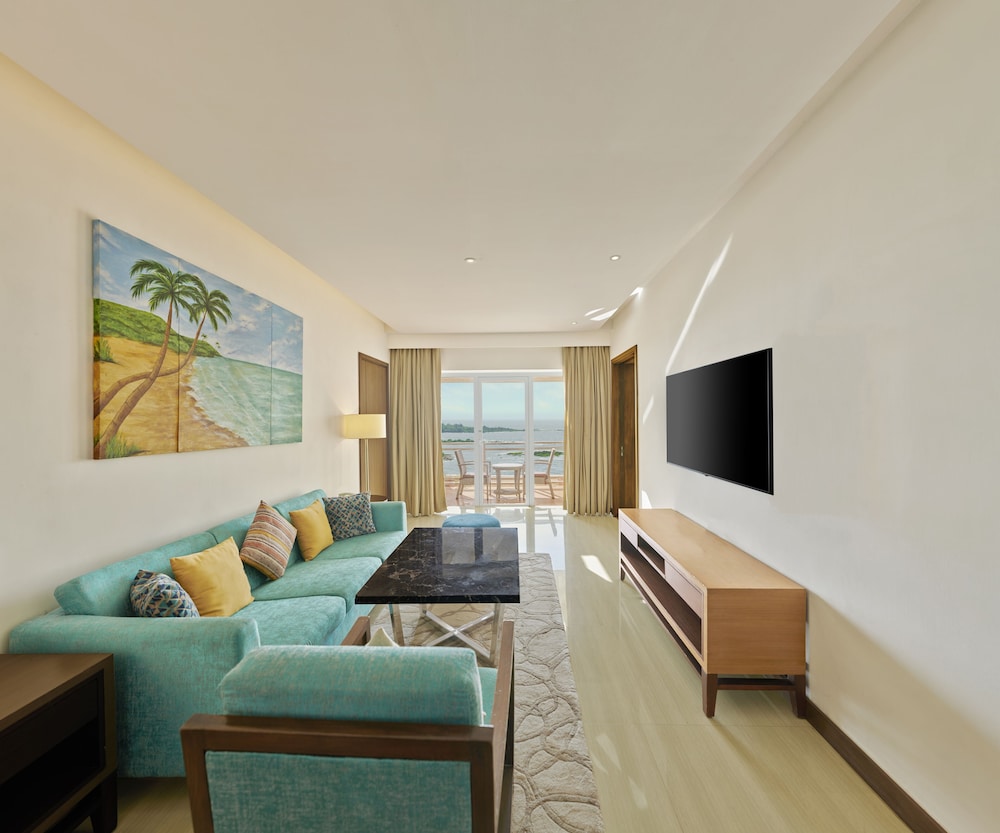 THE RESORT 57/77