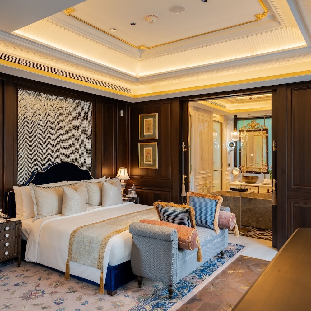 Lake, Villa, King Bed
