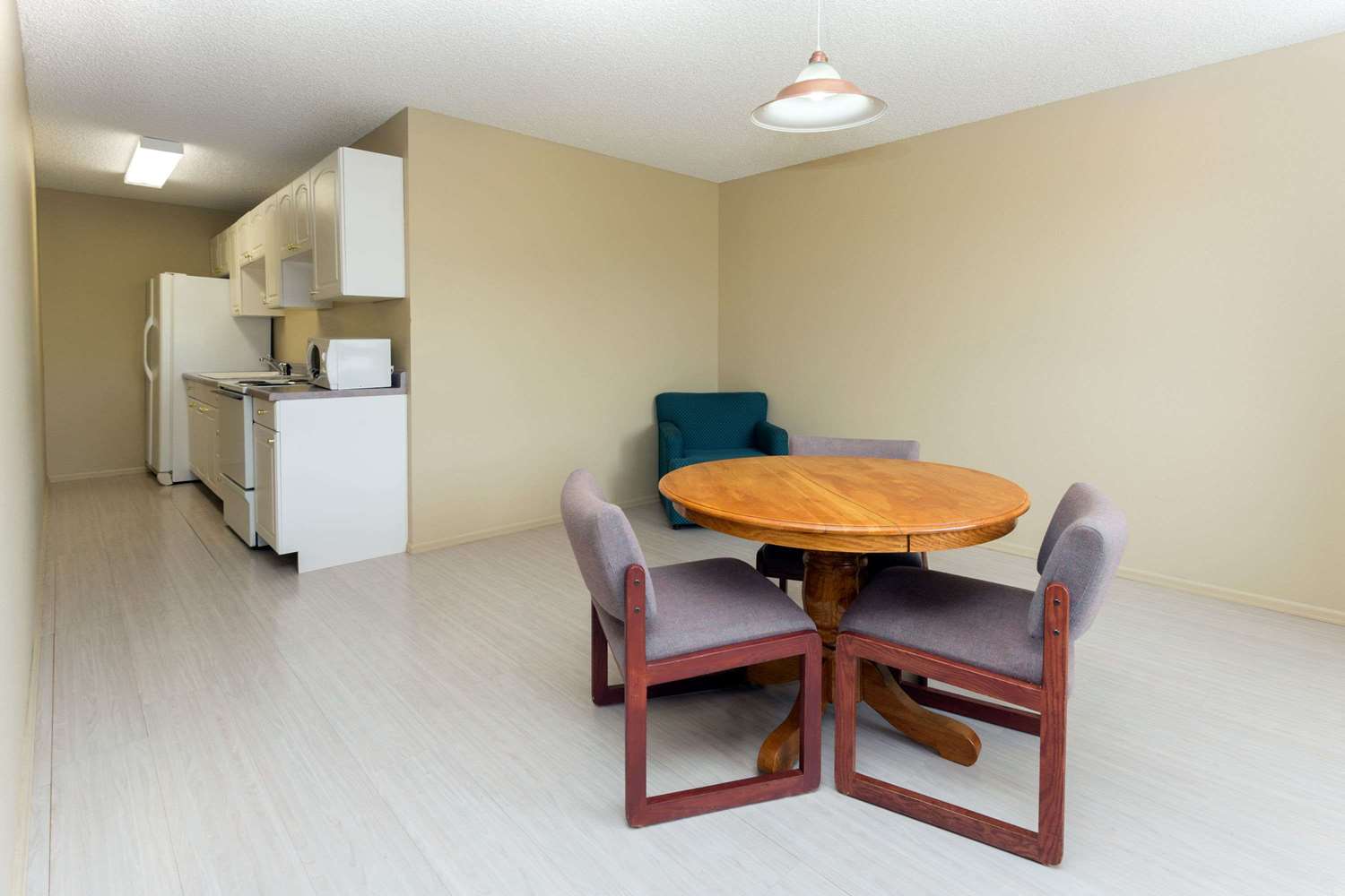 Days Inn by Wyndham Colorado Springs Airport 6/20