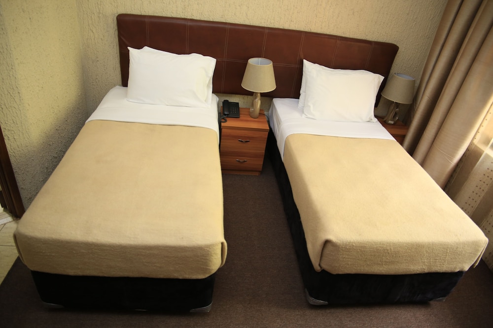 Sangana Lodge 18/50