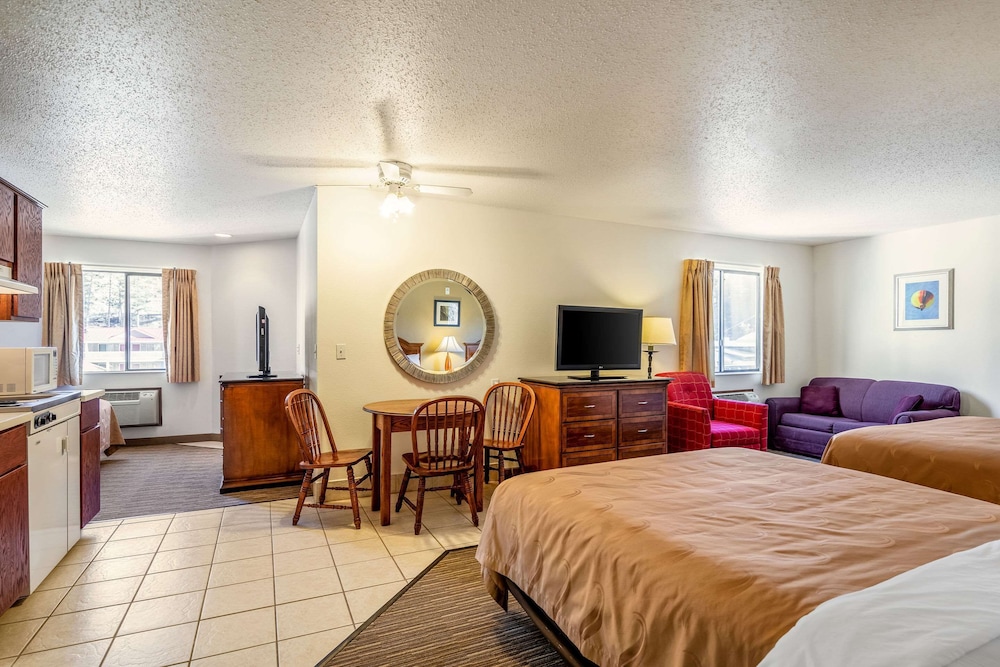 Quality Inn Keystone near Mount Rushmore 36/47
