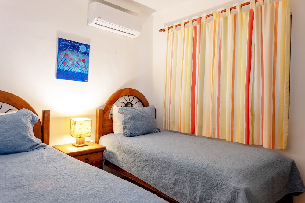Paseo Del Sol Condohotel By Bric 40/100