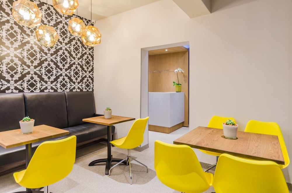 107 Dorpstraat Boutique Hotel 60/70