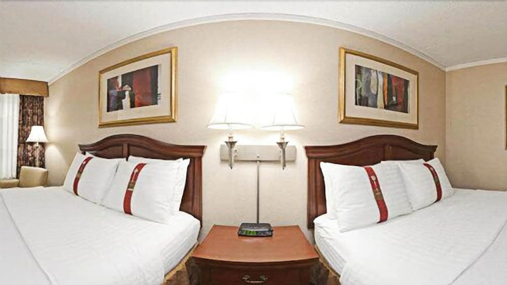Days Inn by Wyndham Warren 7/26