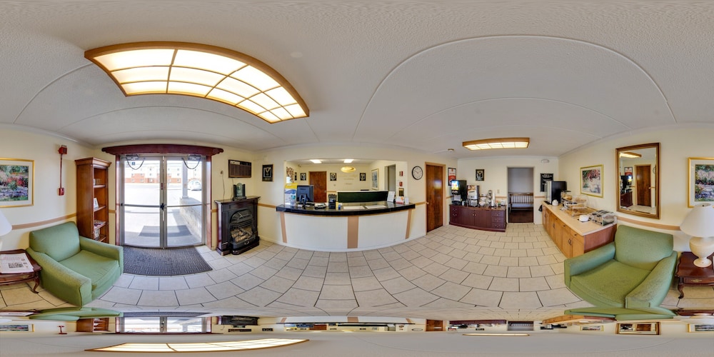 Econo Lodge Inn & Suites Windsor Locks Bradley Airport 22/25