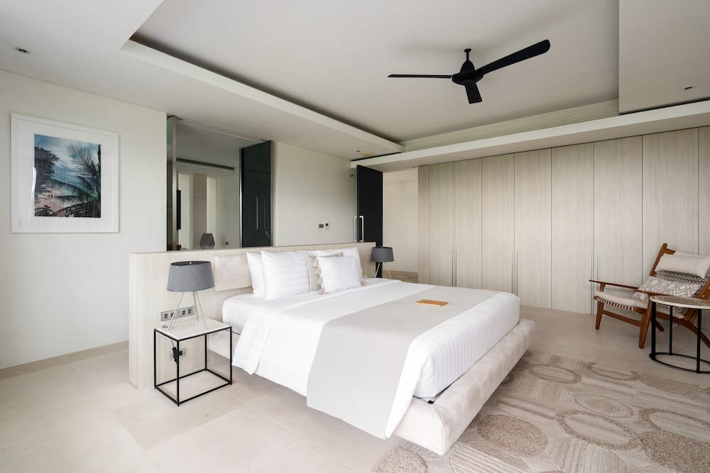 Eight Bedroom Villa Plus