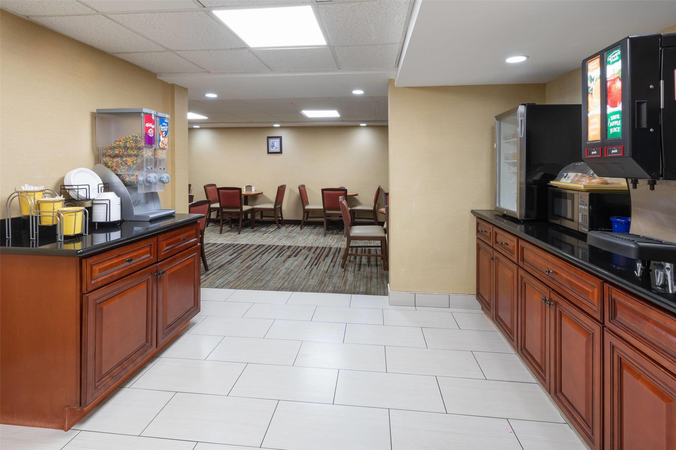 Days Inn by Wyndham Dumfries Quantico 6/18