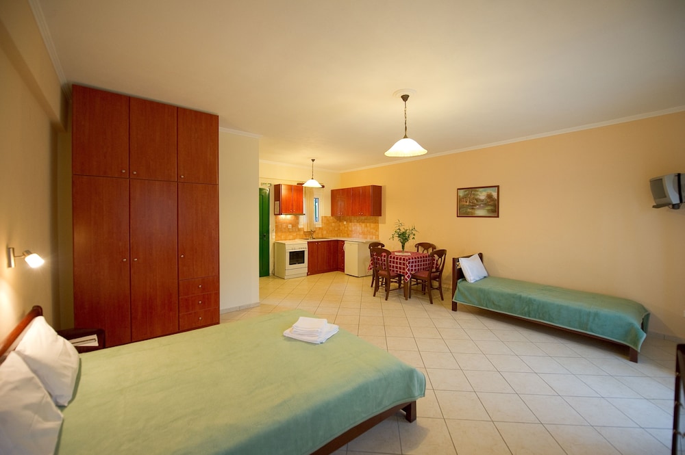 Oasis Apartments 13/50