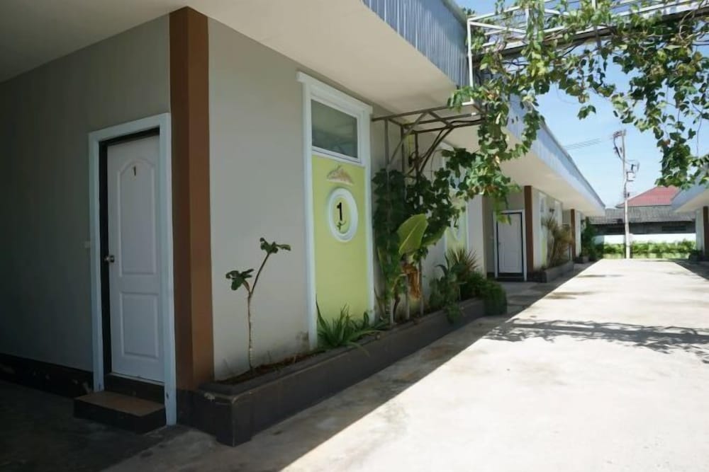 Garden House Resort 1/27