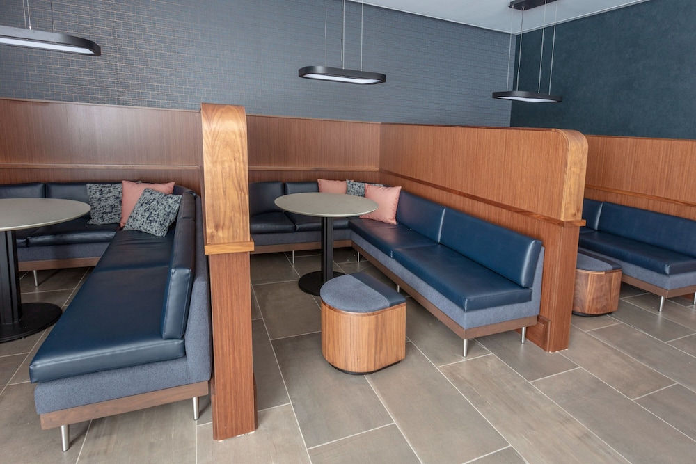 Courtyard by Marriott Rochester Downtown 22/33