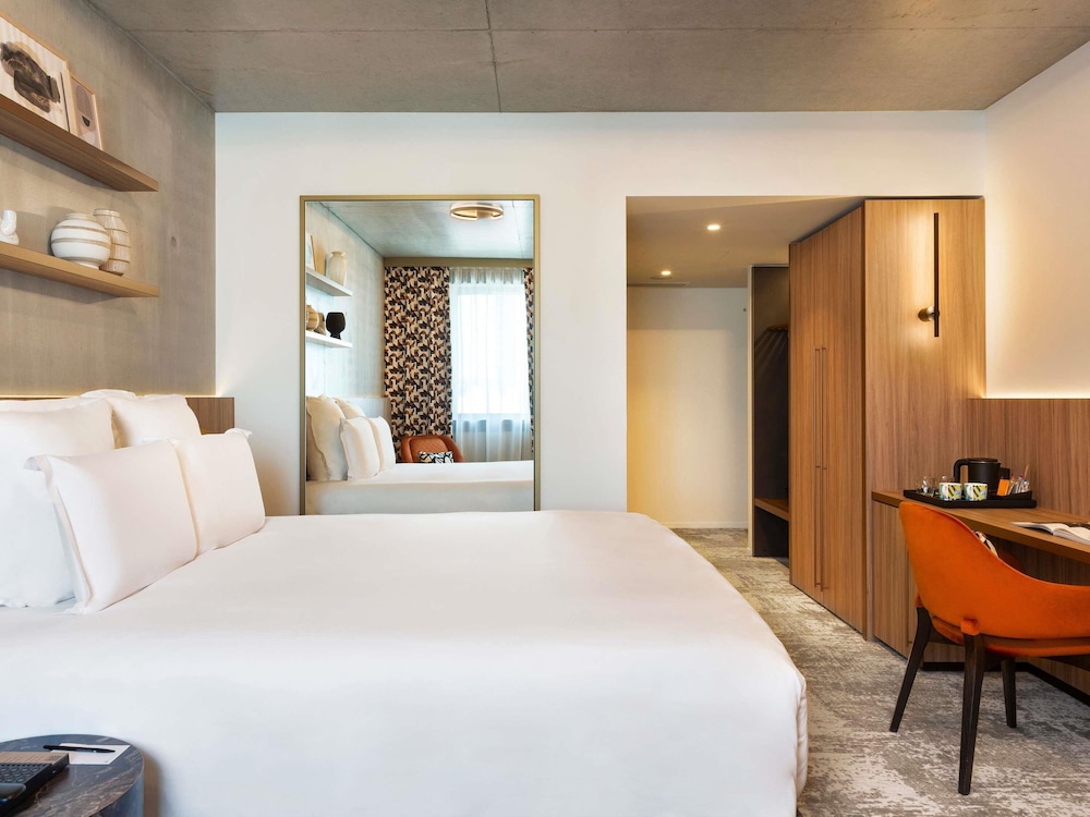 Pullman Lyon 24/72