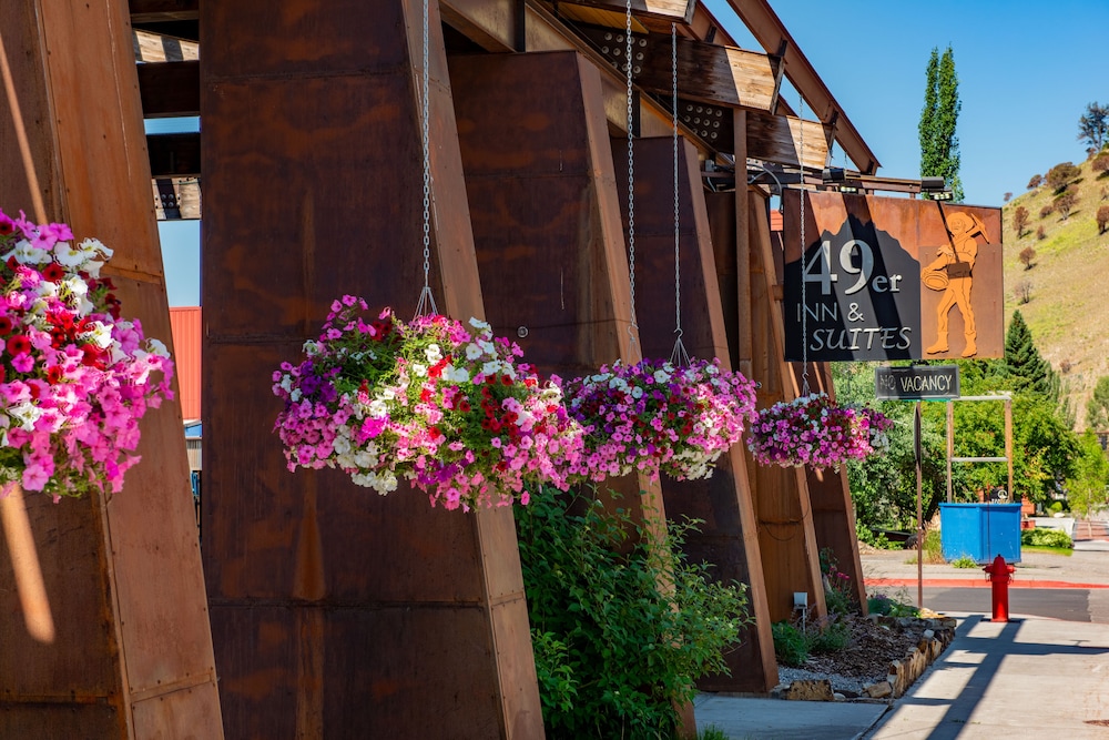49 Er Inn And Suites 65/68