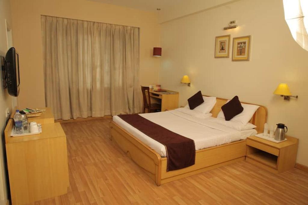 HOTEL ADITYAZ 20/41