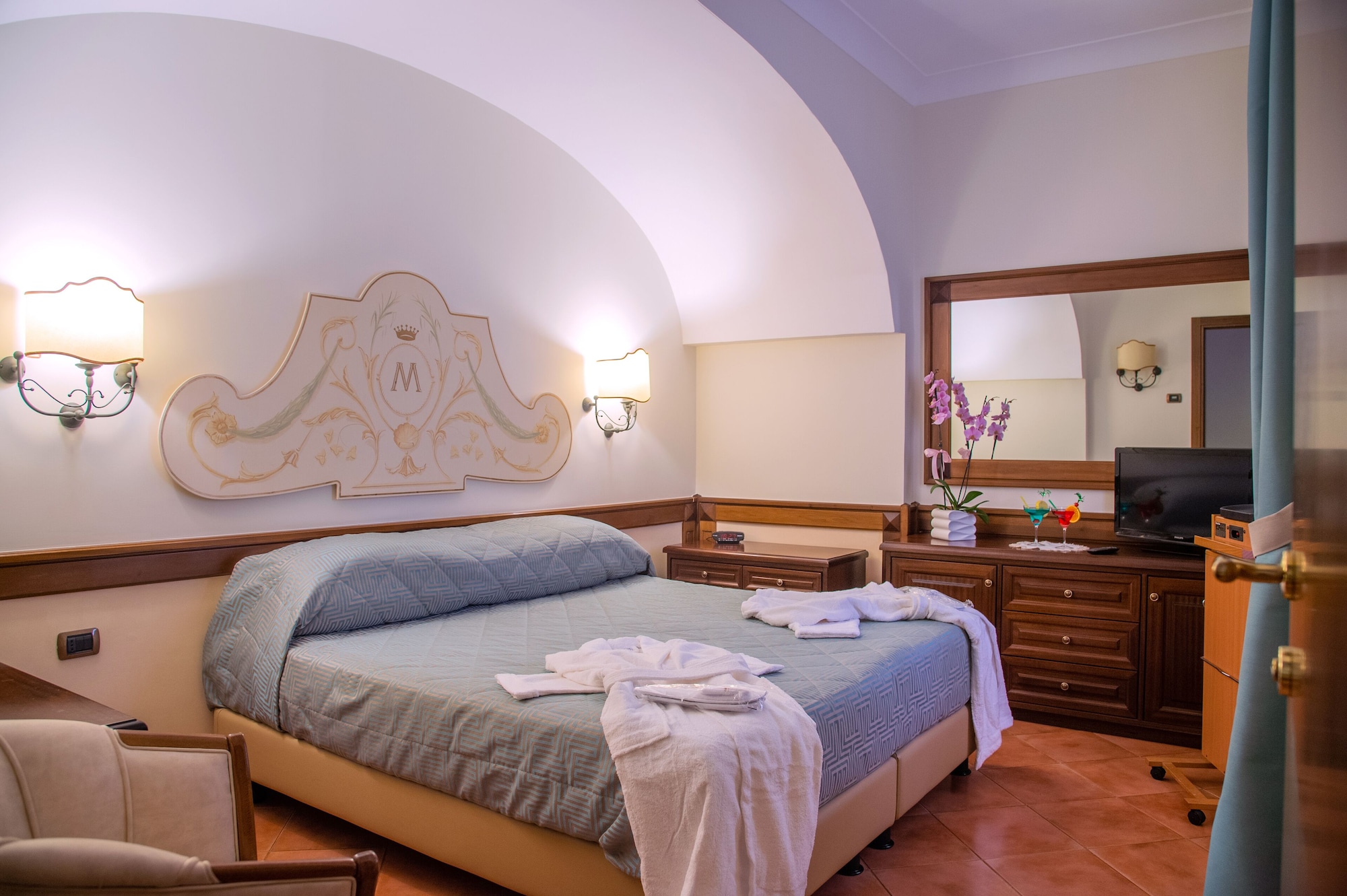 SUITE, PARTIAL SEA VIEW, HOT TUB