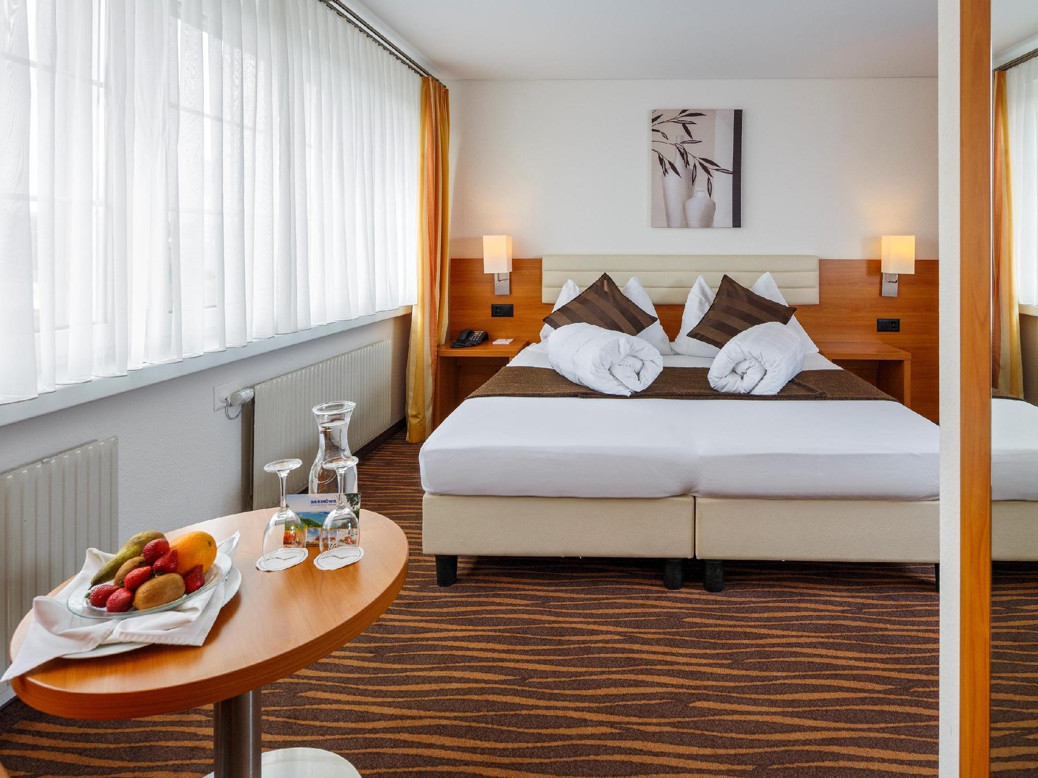 Room, Double Bed, Inland View