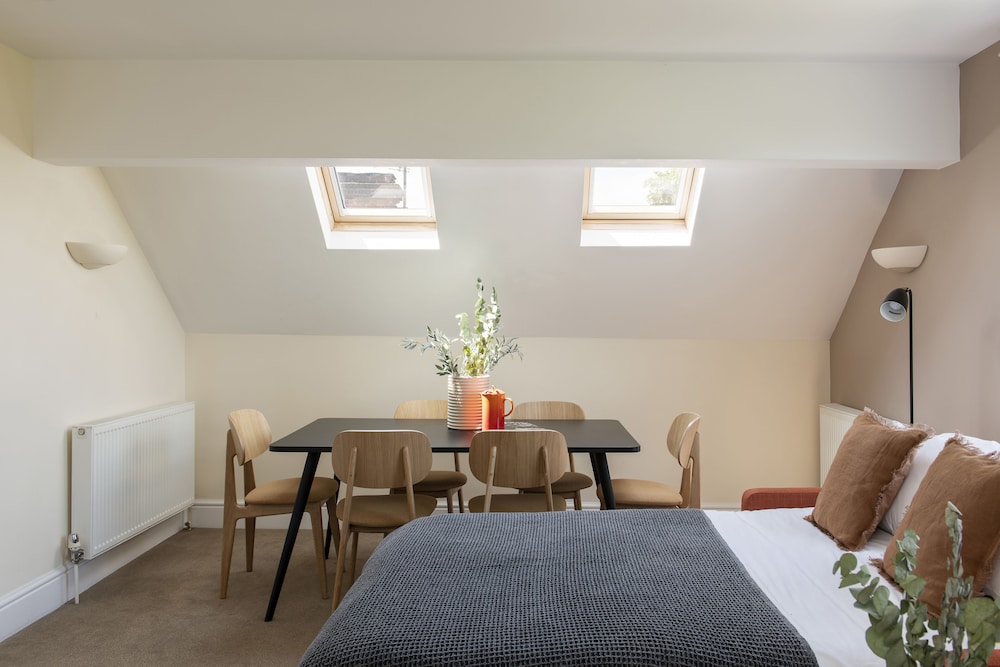 SACO Reading - Castle Crescent 26/64