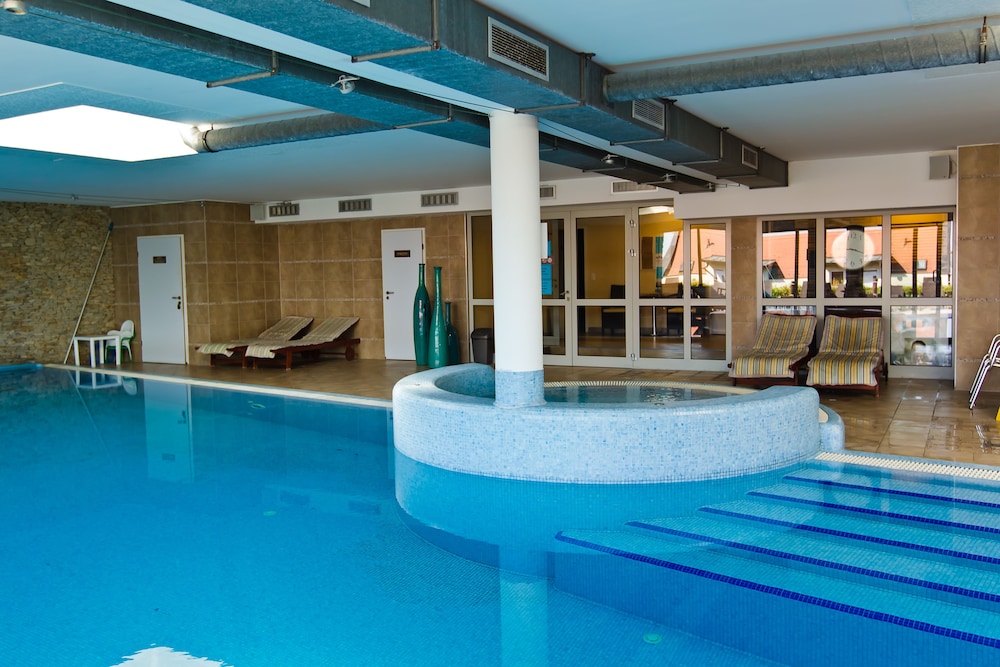 Echo Residence All Suite Hotel 12/50