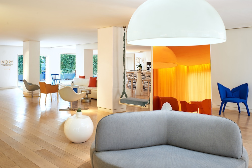 The Valorian Los Angeles, Curio Collection by Hilton 45/87