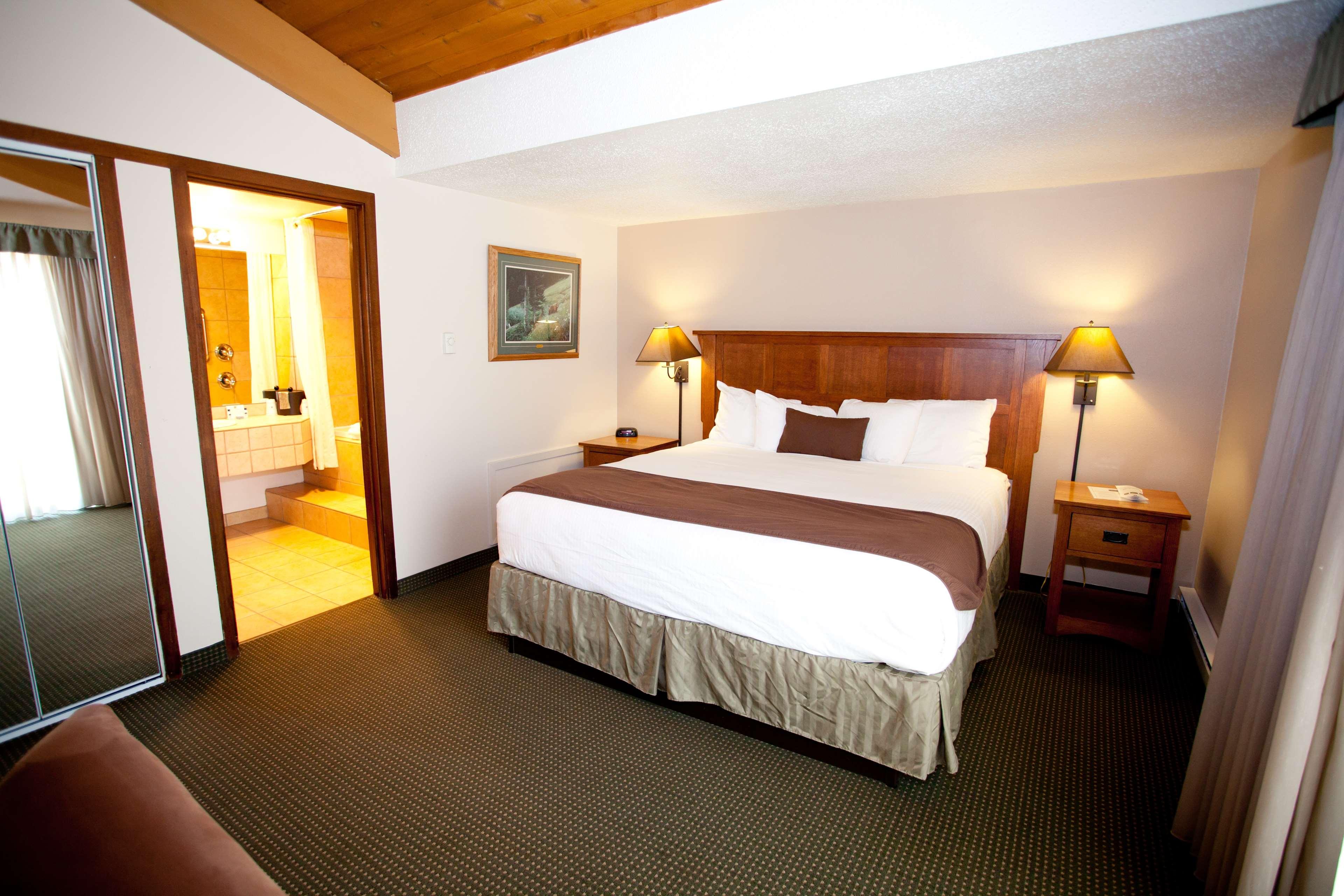 Room, King Bed, Hot Tub
