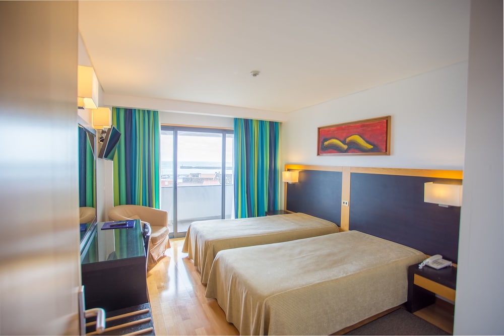 Antillia Hotel 55/127