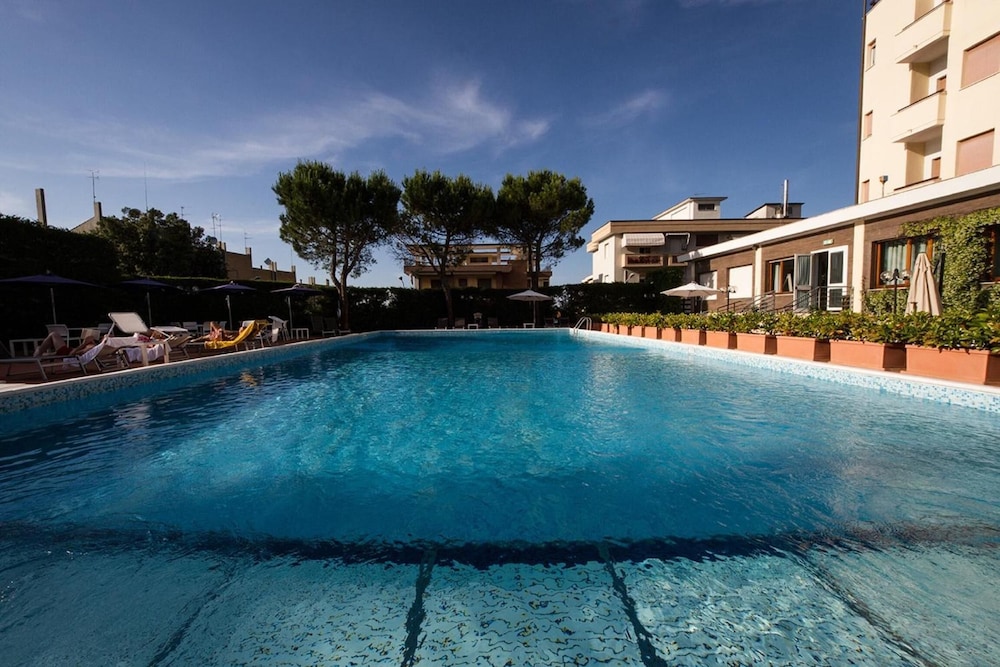 Hotel Touring Falconara Marittima 35/36