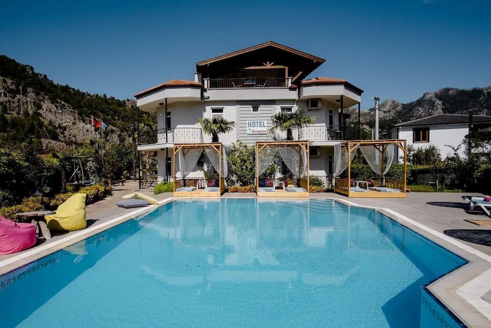 Bybassios Hotel 5/37
