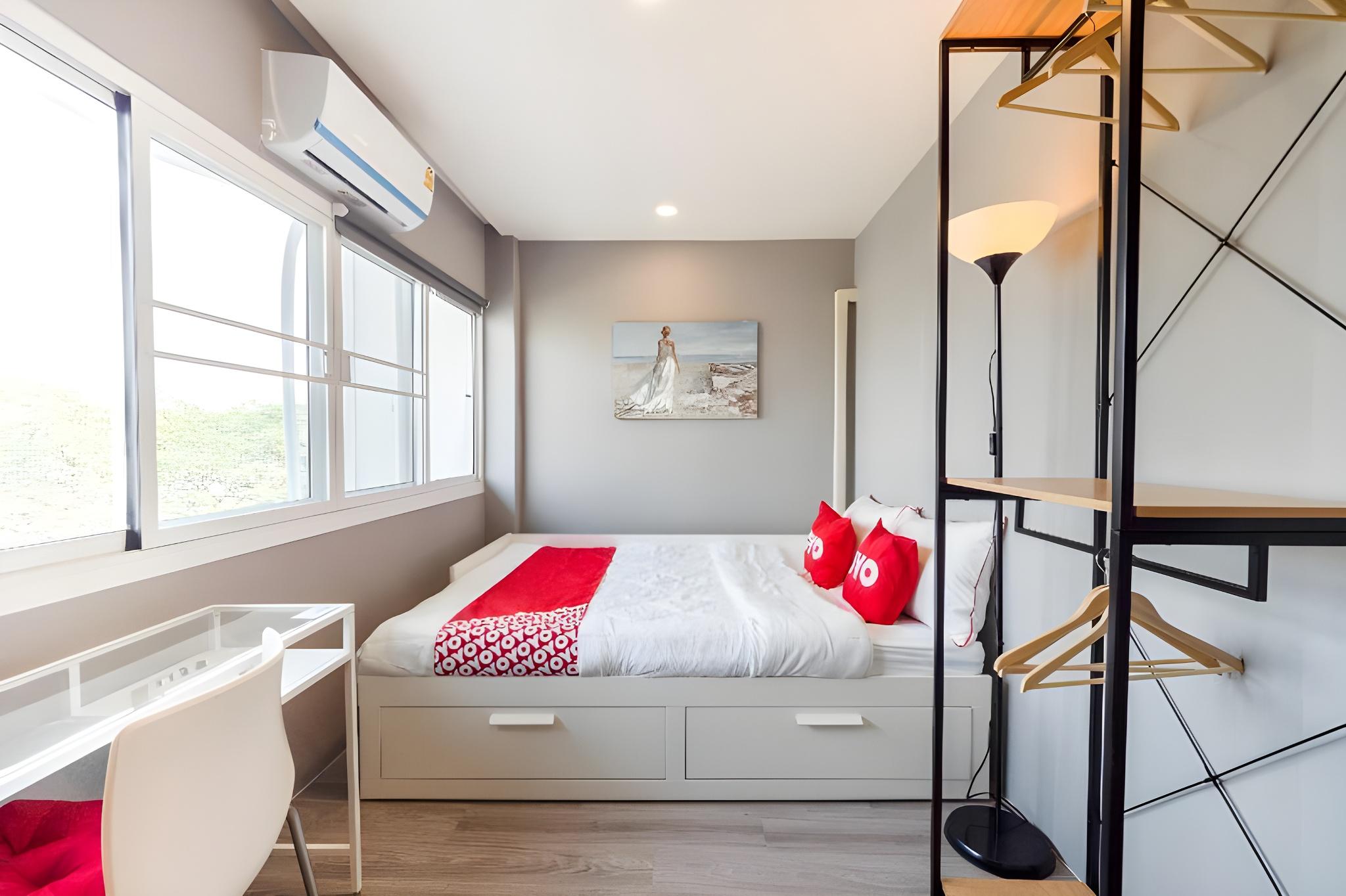 Private Double room with shared washroom