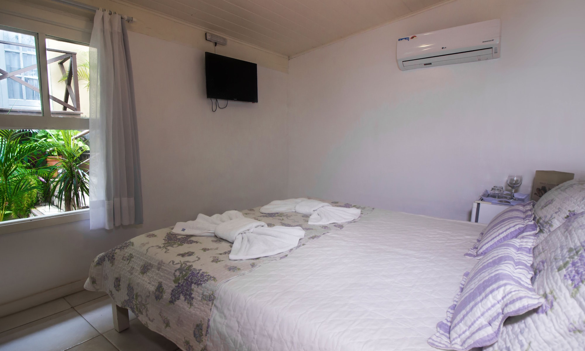 STANDARD, DOUBLE OR TWIN BED