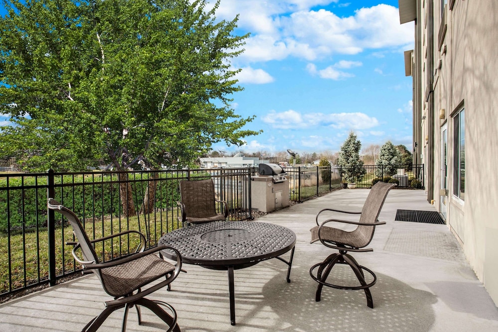 La Quinta Inn & Suites by Wyndham Columbus - Edinburgh 3/59