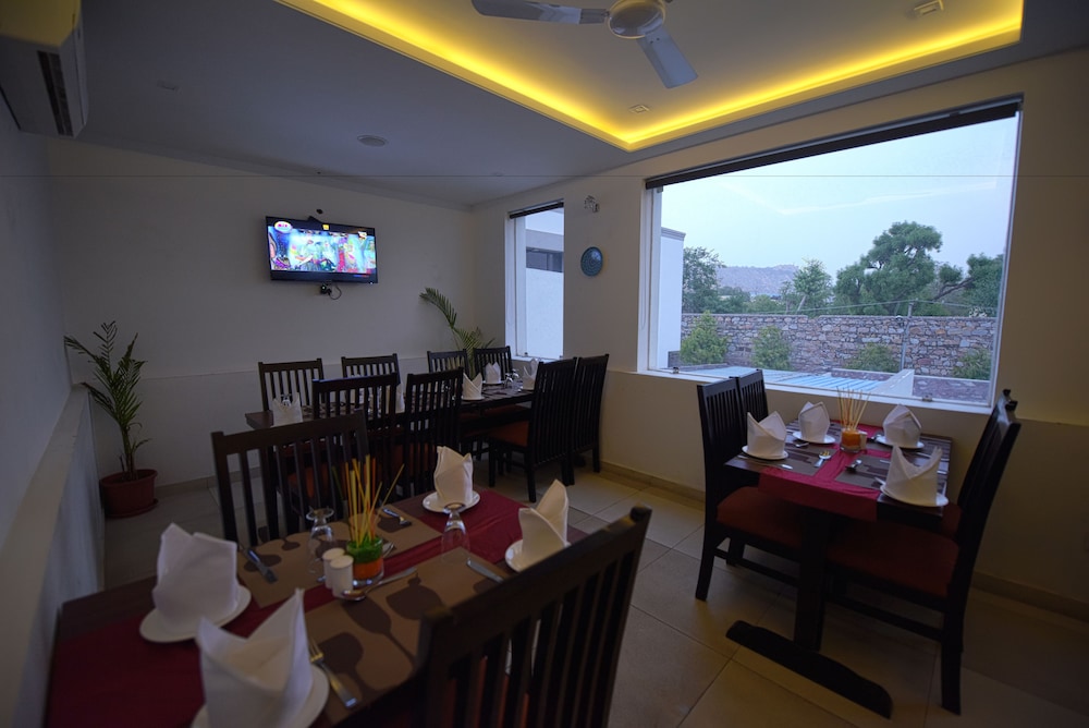 Hotel Gandharva - A Green Hotel 31/41