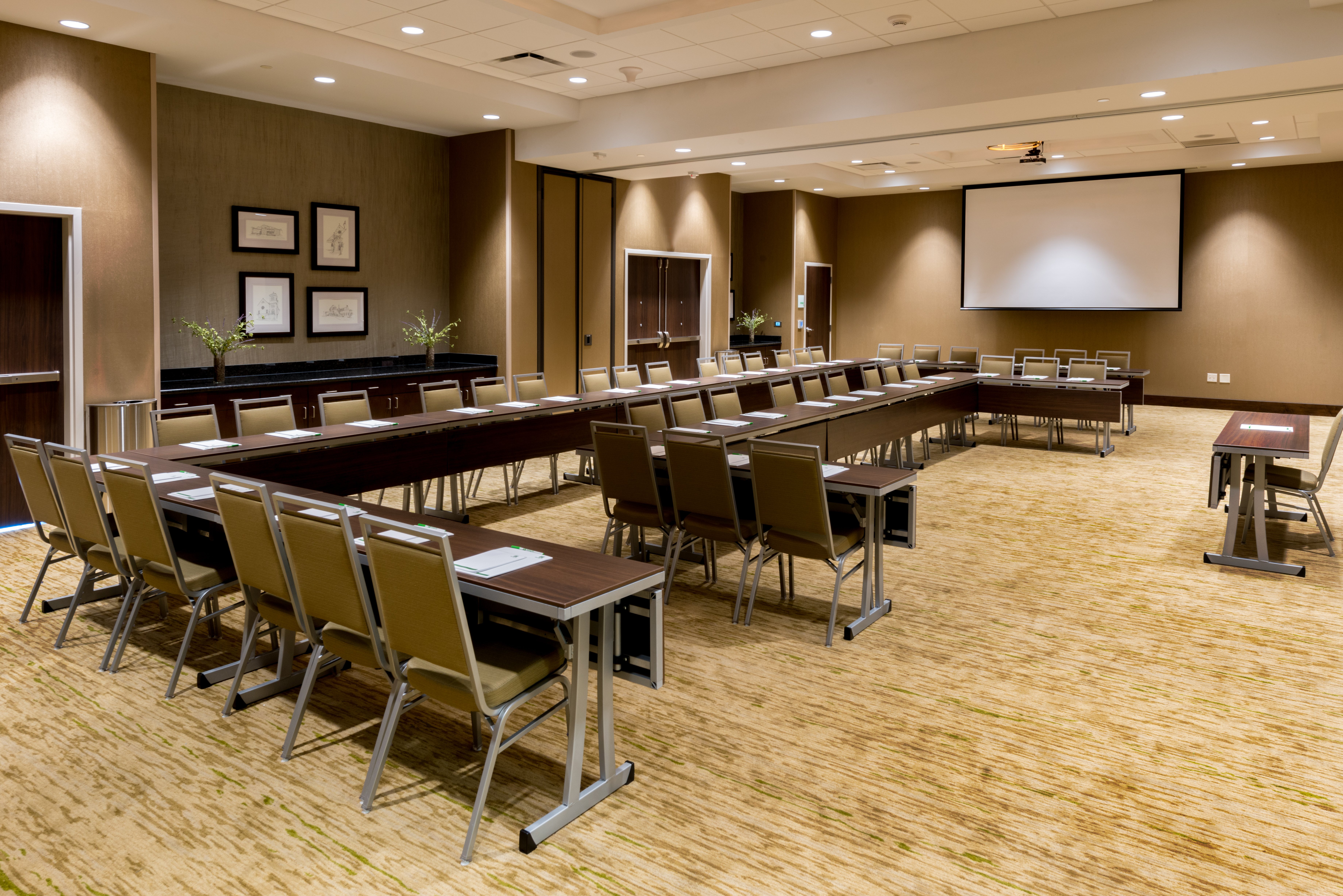 HOLIDAY INN LEXINGTON - HAMBURG 37/39