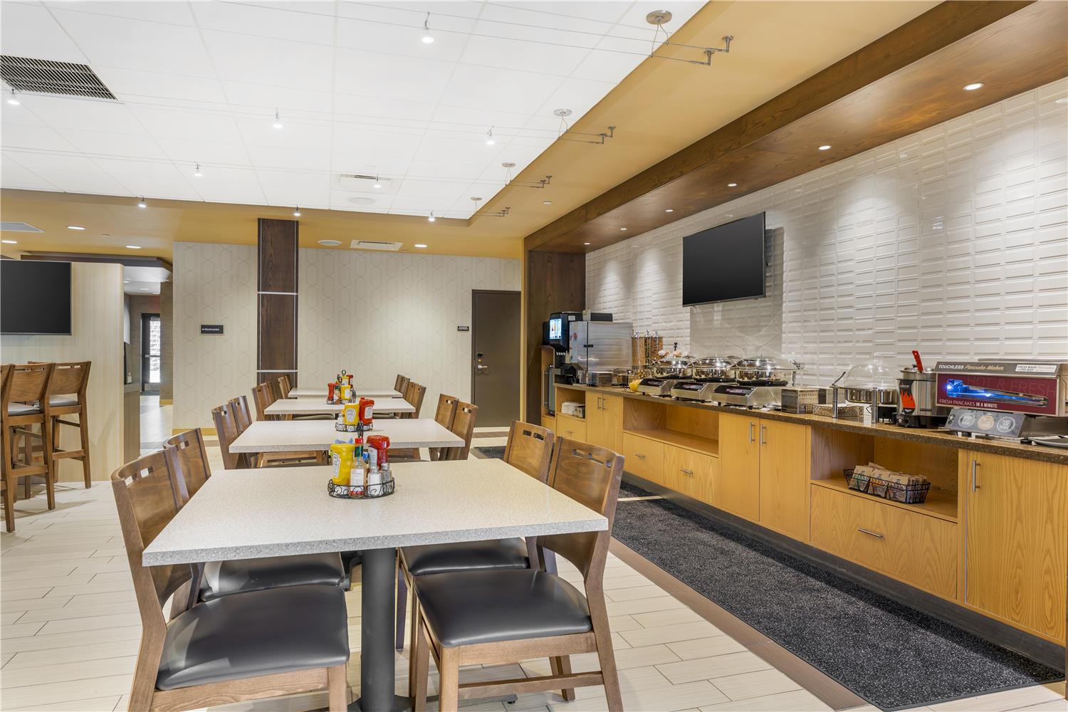 Best Western Plus Franciscan Square Inn and Suites Steubenville 42/47