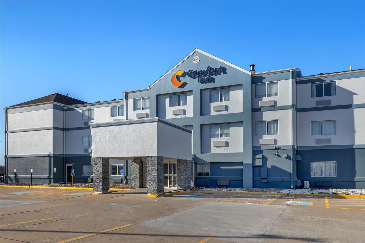 Comfort Inn Davenport East - Bettendorf 35/35