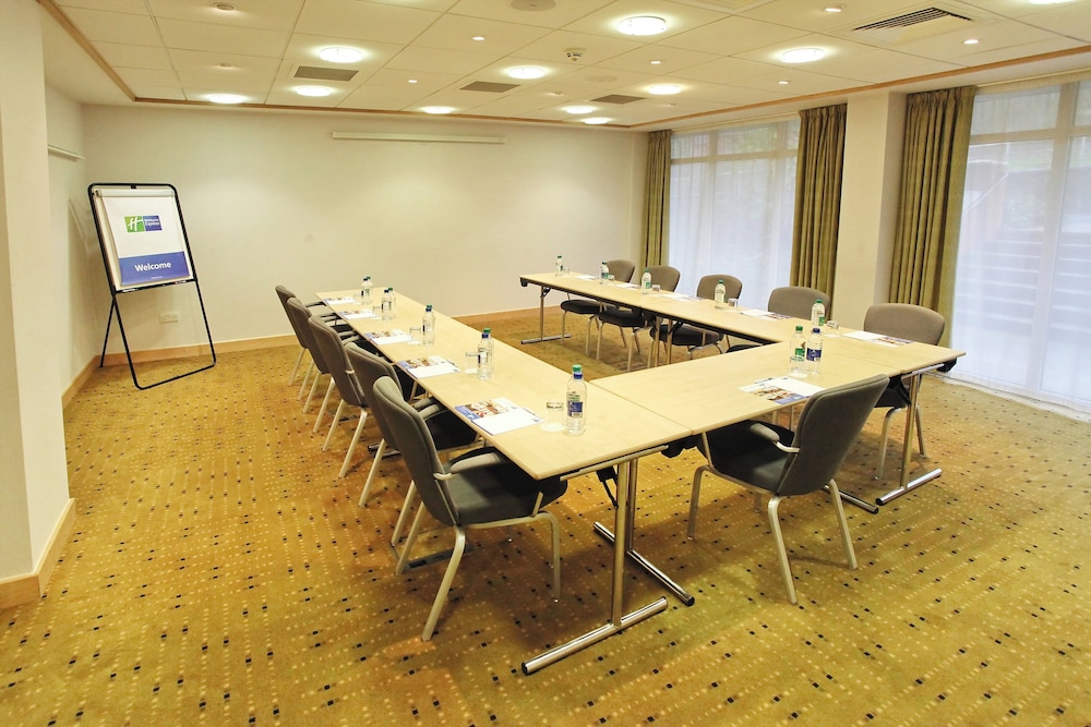 Holiday Inn Express Birmingham Redditch 45/50
