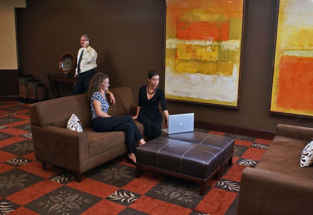 DoubleTree by Hilton Rocky Mount Hotel 25/44