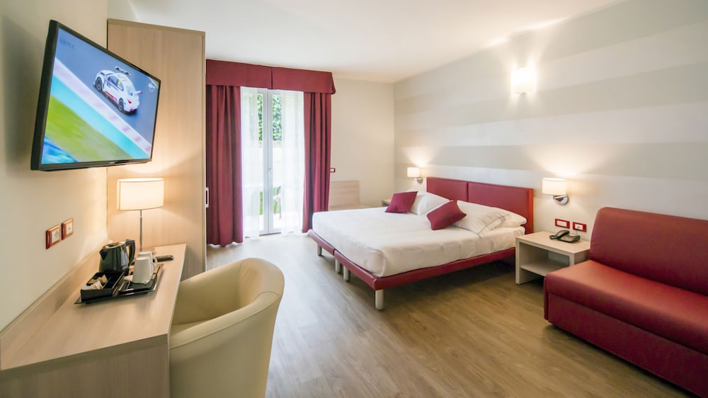 HOTEL EDEN GARDA 13/33