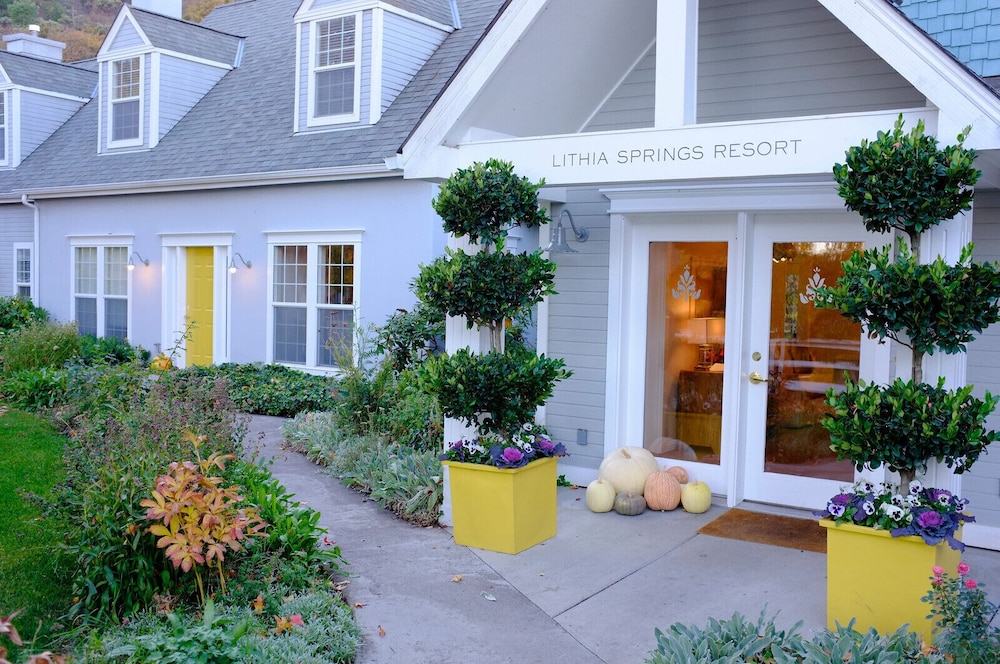Lithia Springs Resort 1/40