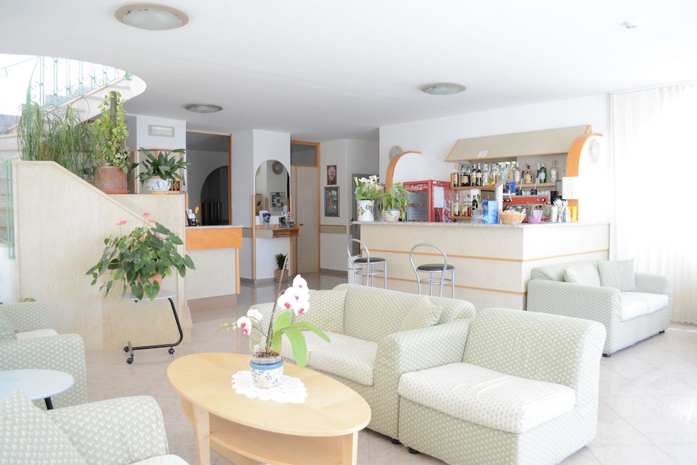 Maronti Hotel 38/55