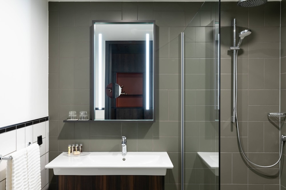 RENAISSANCE AMSTERDAM SCHIPHOL AIRPORT HOTEL 7/36