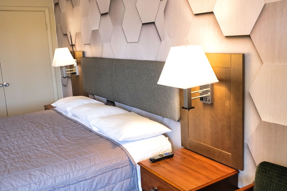 Regency Inn 16/72