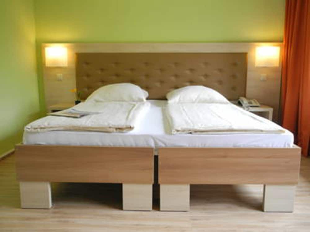 Waldhotel Wandlitz 20/57