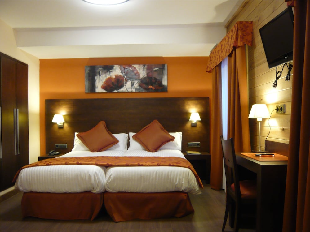 Solineu Hotel 6/48