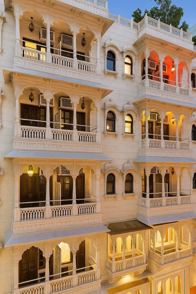 Jyoti Mahal A Royal Heritage Hotel 10/50