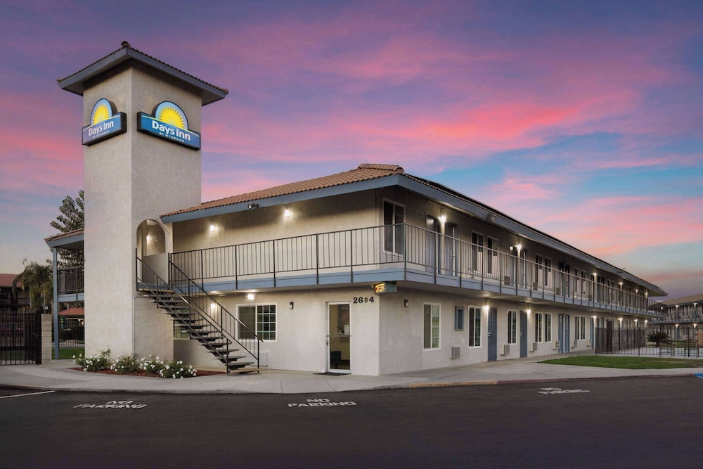 Days Inn By Wyndham Bakersfield Ca 6/55