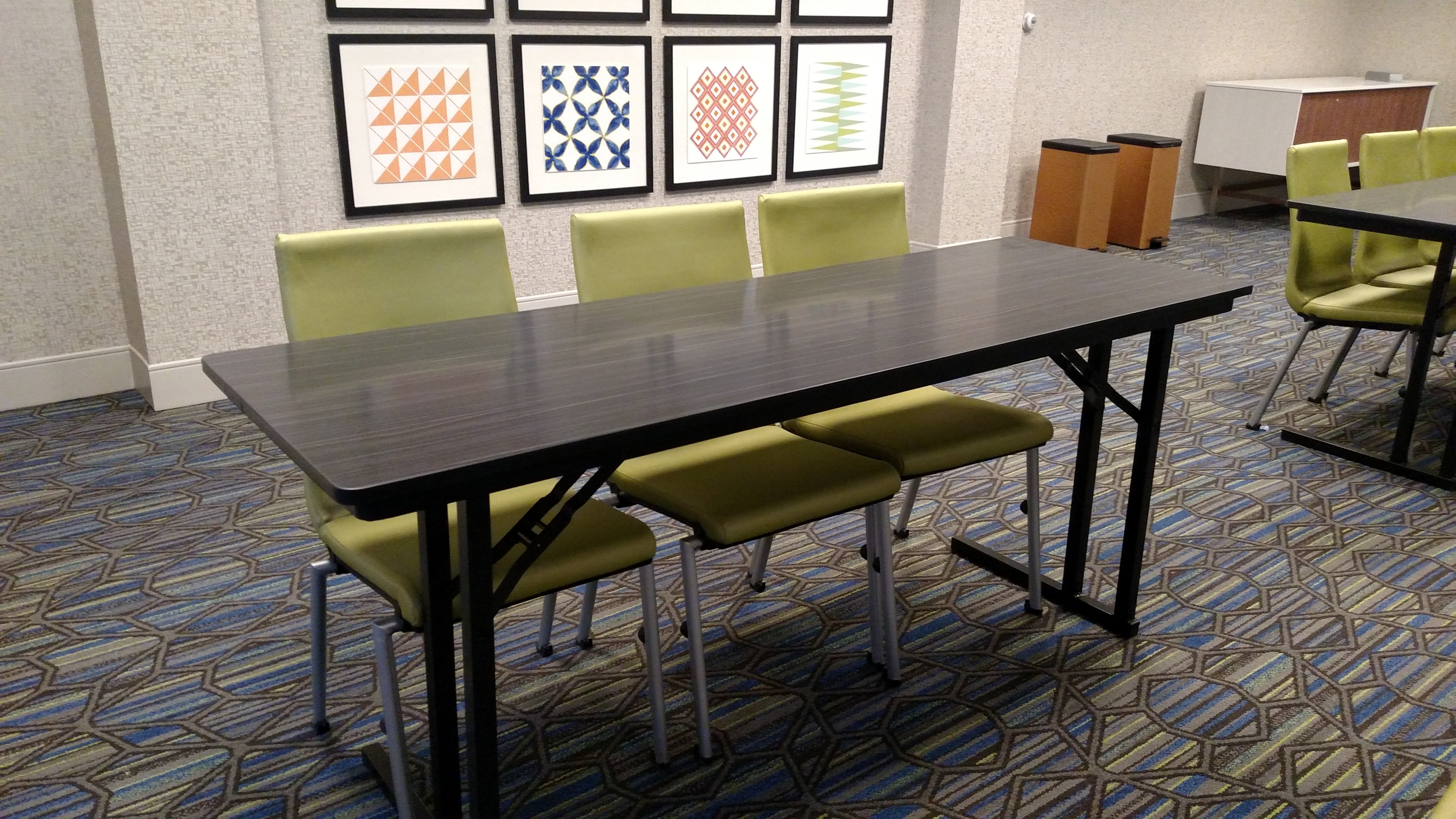 Holiday Inn Express Suites Tempe 32/46