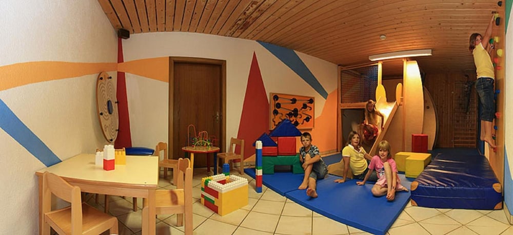 Alpen Wohlfuhlhotel Dorflwirt 28/32