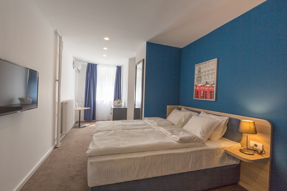 Premium Crown Suites 15/47