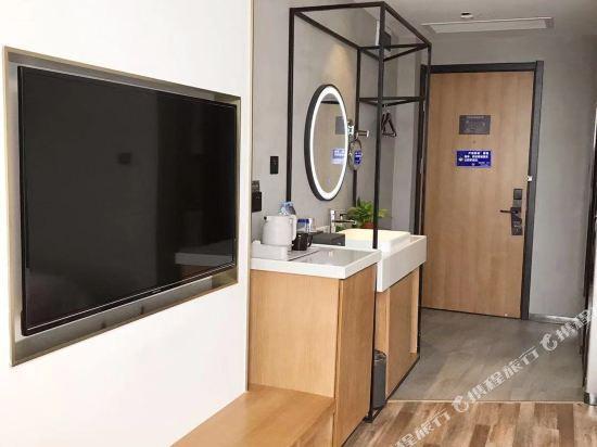 Jiayi Boutique Hotel (Jinan Jiyang Bus Terminal) 8/27