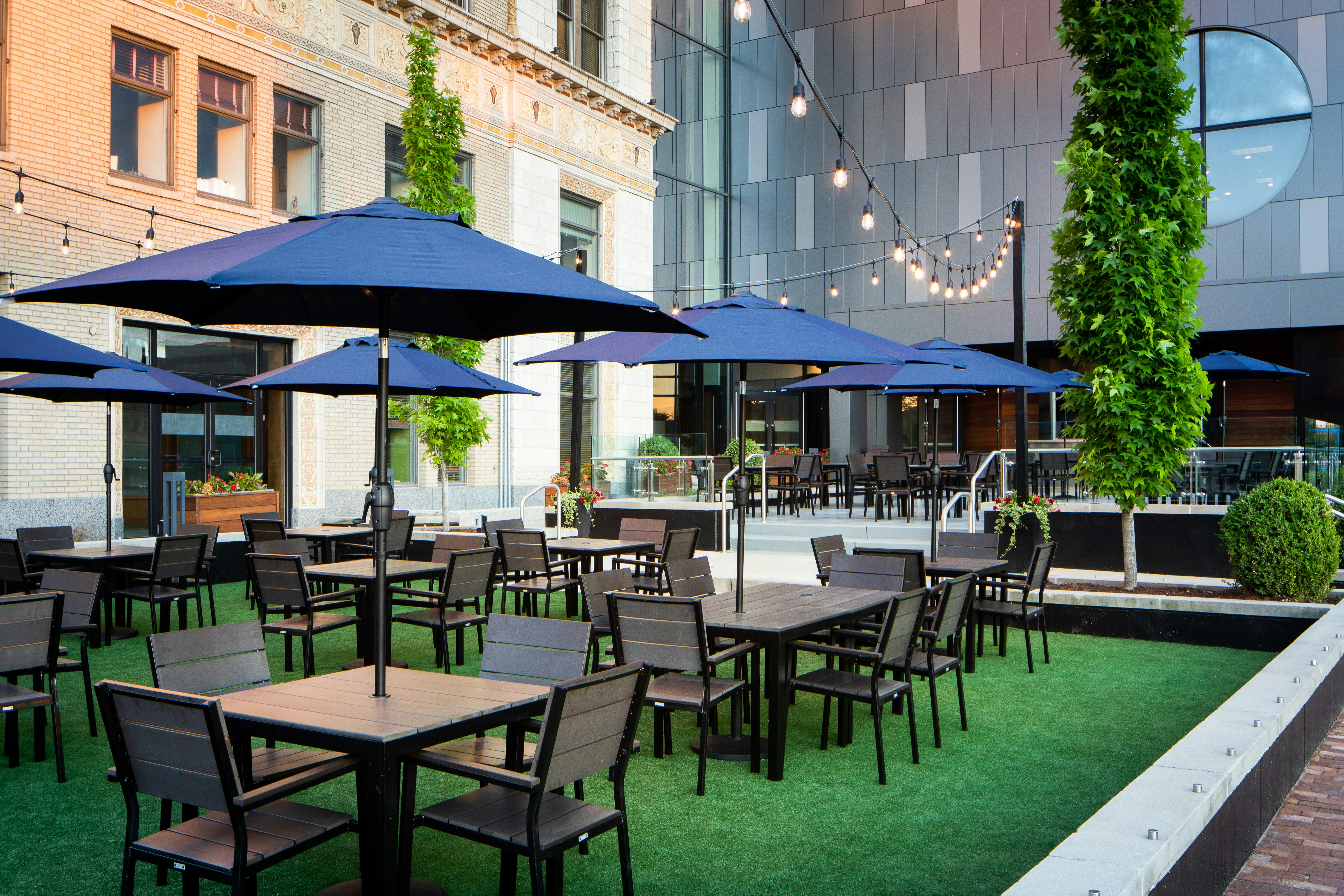 Amway Grand Plaza, Curio Collection by Hilton 51/65