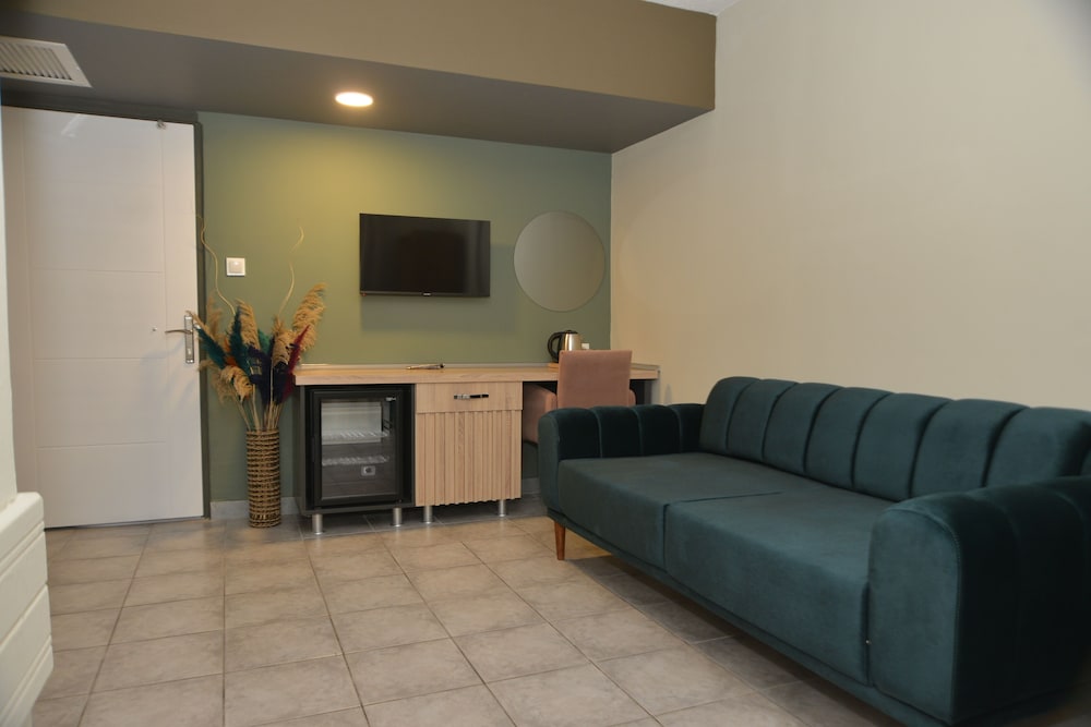 Greenmar Apartments 26/42